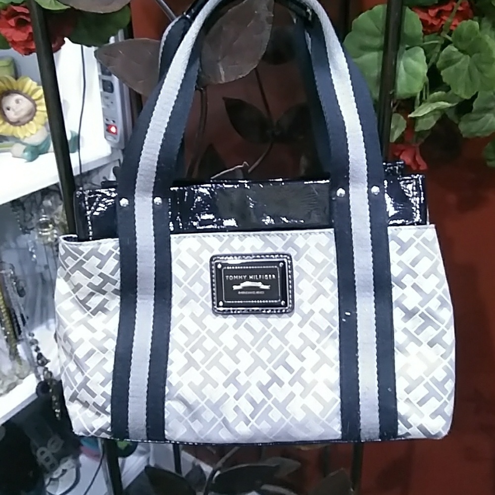 Tommy Hilfiger original purse